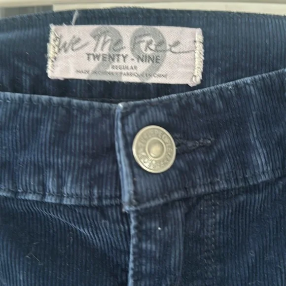 We the free navy corduroy raw hem pants (29) 🌿 - Picture 4 of 7